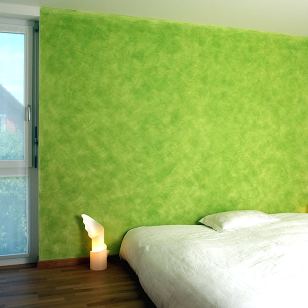 grün lasierte Wand
